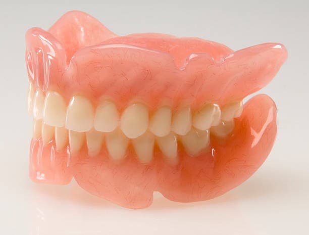 شكل طقم الاسنان